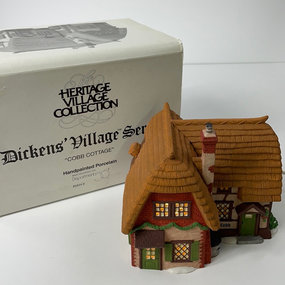 Department 56 “Cobb Cottage “ Dickens Christmas Village house